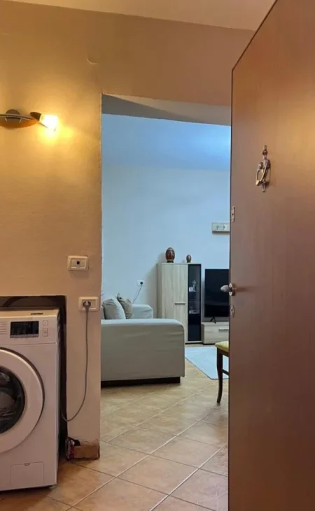 Tirane, jepet me qera apartament 2+1+Ballkon Kati 3, 80 m² 700 € 