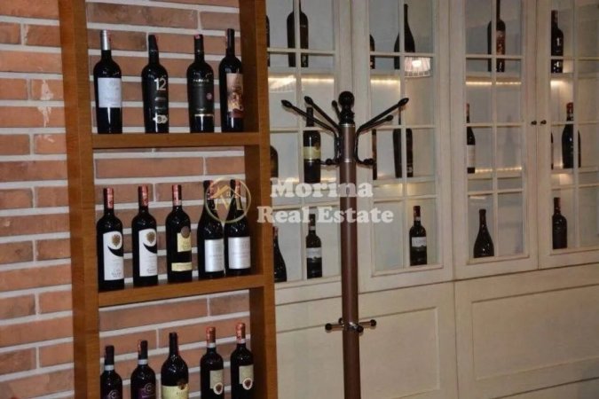 Tirane, jepet me qera ambjent biznesi Kati 0, 157 m² 2.000 € (Rruga e Durresit)