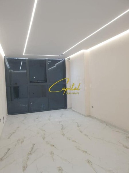 Tirane, jepet me qera ambjent biznesi Kati 1, 74 m² 1.000 € (ASTIR)
