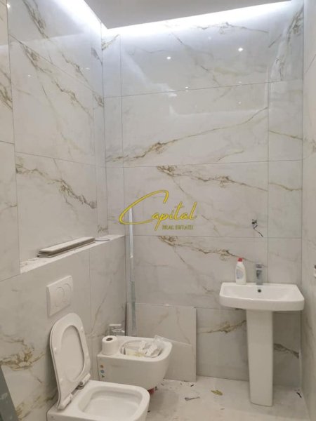 Tirane, jepet me qera ambjent biznesi Kati 1, 74 m² 1.000 € (ASTIR)