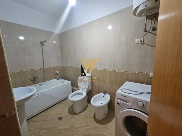 Tirane, jepet me qera apartament 1+1+Ballkon Kati 7, 100 m² 550 € (FABRIKA E MIELLIT)
