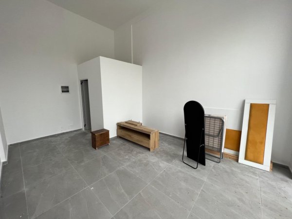 Tirane, jepet me qera ambjent biznesi Kati 0, 30 m² 