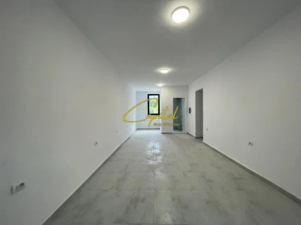 Tirane, jepet me qera ambjent biznesi Kati 0, 70 m² 800 € (STADIUMI DINAMO)
