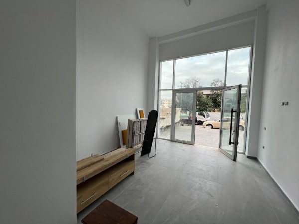 Tirane, jepet me qera ambjent biznesi Kati 0, 30 m² 