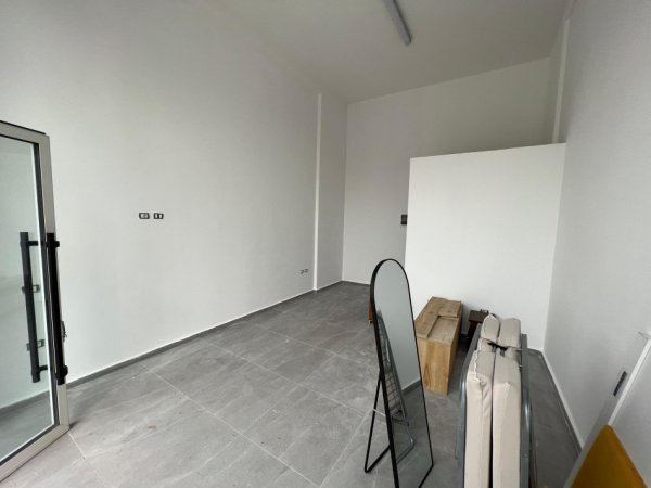 Tirane, jepet me qera ambjent biznesi Kati 0, 30 m² 
