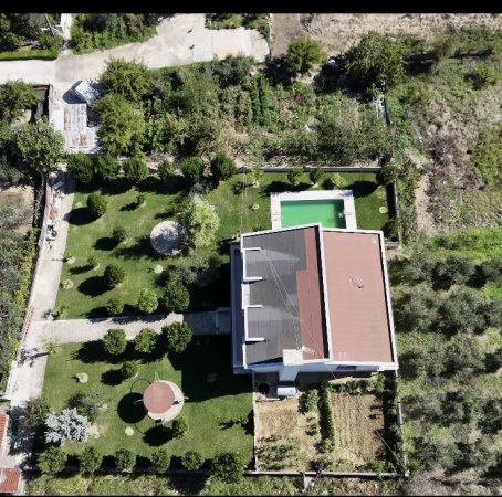 Durres, shitet Vile 2 Katshe , (Luz i vogel)