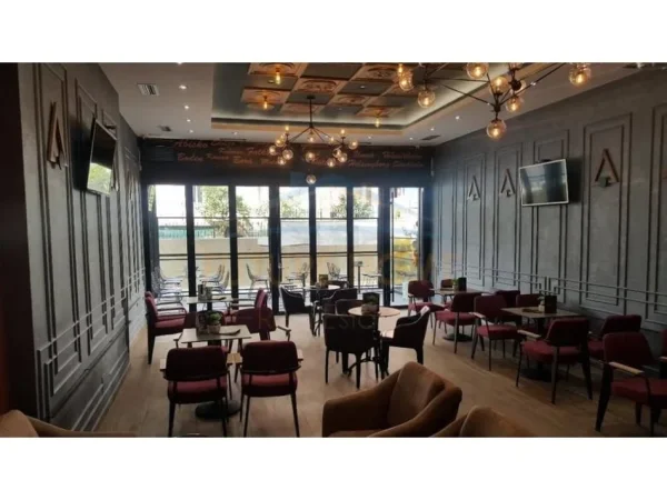 Tirane, shitet lokal Kati 0, 61 m² 95.000 € (Fresk)