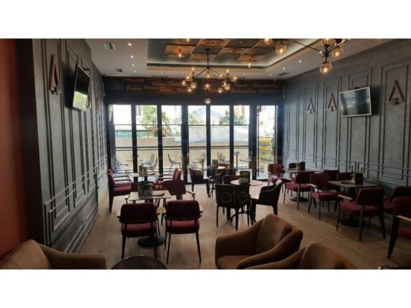 Tirane, shitet lokal Kati 0, 61 m² 95.000 € (Fresk)