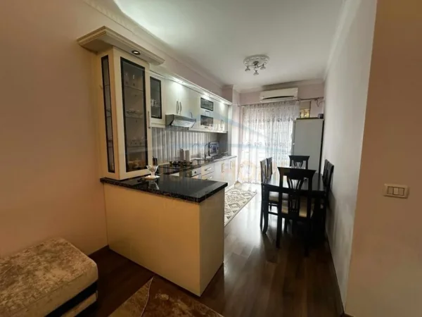 Tirane, shes apartament 2+1+Ballkon Kati 7, 108 m² 165.000 €
