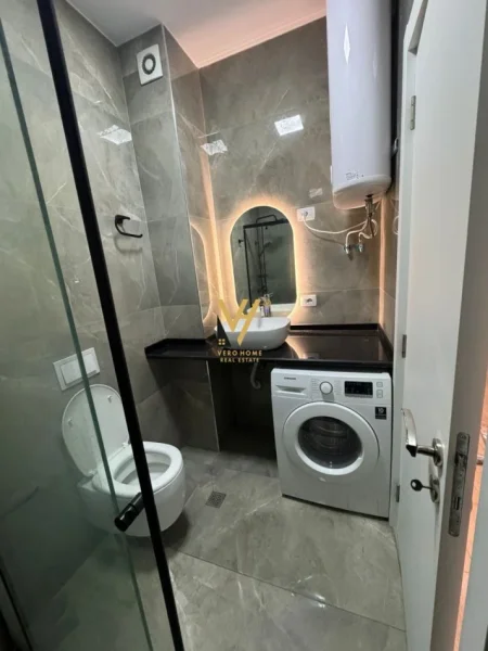 Tirane, jepet me qera apartament 2+1+Ballkon Kati 3, 99 m² 700 € (CASA ITALIA)