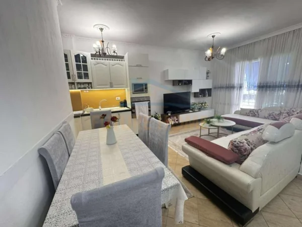 Tirane, shitet apartament 1+1+Ballkon Kati 8, 59 m² 105.000 €