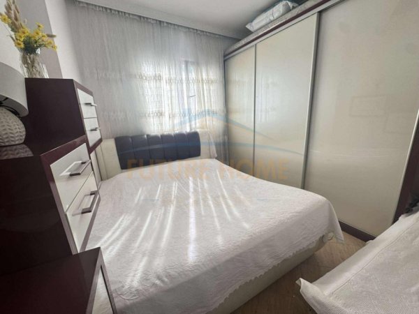 Tirane, shitet apartament 1+1+Ballkon Kati 8, 59 m² 105.000 €