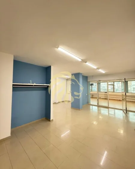 Tirane, jap me qera zyre Kati 2, 310 m² 3.000 € (9 katshet)