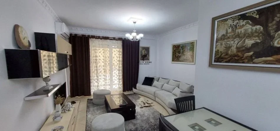 Tirane, jepet me qera apartament 2+1 Kati 2, 100 m² 800 € (JORDAN MISJA)