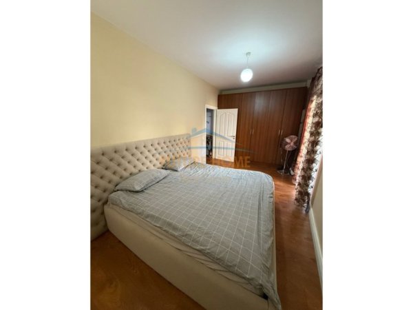 Tirane, shitet apartament 2+1+Ballkon Kati 1, 125 m² 185.000 €
