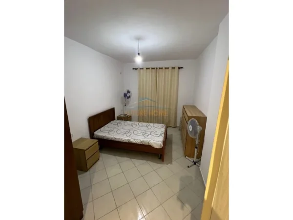 Tirane, jepet me qera apartament 2+1+Ballkon Kati 1, 91 m² 465 € (unaza e re)