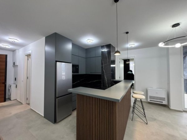 Tirane, jepet me qera apartament 2+1 Kati 2, 100 m² 1.300 € 