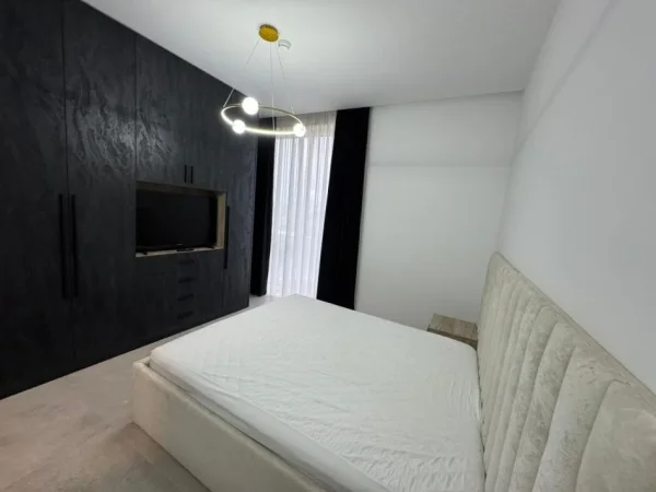 Tirane, jepet me qera apartament 2+1 Kati 2, 100 m² 1.300 € 