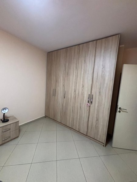 Tirane, jepet me qera apartament 1+1 Kati 5, 63 m² 480 € (Spitali Amerikan 2 prane Qsut)