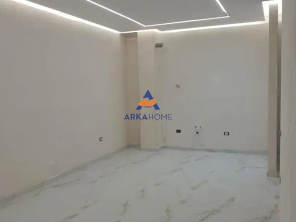 Tirane, jepet me qera ambjent biznesi Kati 1, 74 m² 1.000 € 
