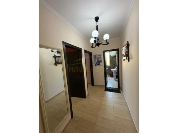 Tirane, jepet me qera 1+1+Ballkon Kati 3, 60 m² 450 € (fresk)