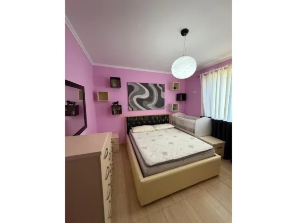 Tirane, jepet me qera 1+1+Ballkon Kati 3, 60 m² 450 € (fresk)