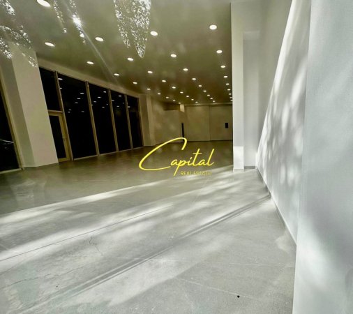 Tirane, shitet dyqan Kati 0, 166 m² 1.162.000 € (BLV GJERGJ FISHTA)