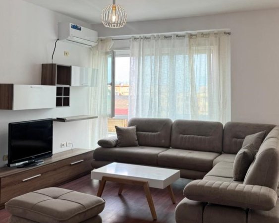Tirane, jepet me qera apartament 2+1+Aneks+Ballkon Kati 5, 120 m² 700 € (kodra e diellit)
