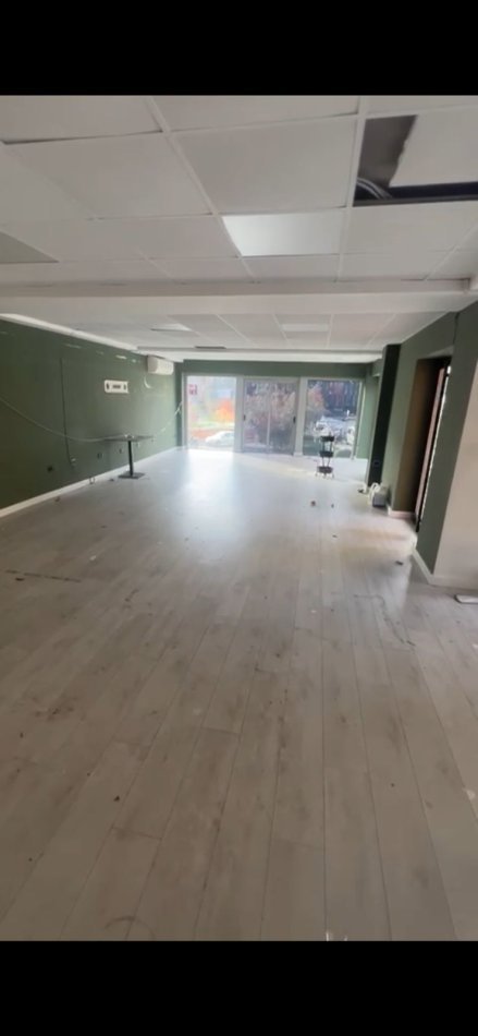 Tirane, jepet me qera dyqan Kati 0, 82 m² 1.500 € (RRUGA E ELBASANIT)