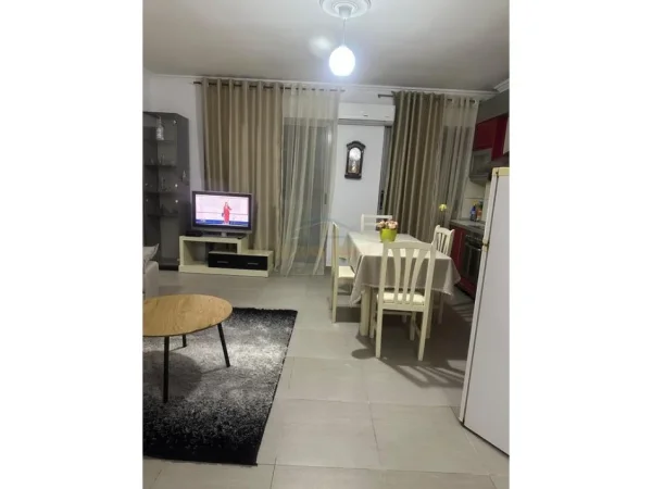 Qera, Apartament 2+1, Komuna e Parisit, Tirane