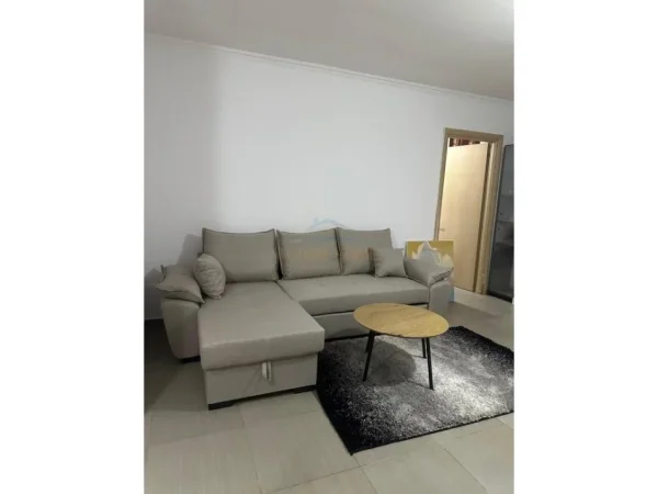 Qera, Apartament 2+1, Komuna e Parisit, Tirane