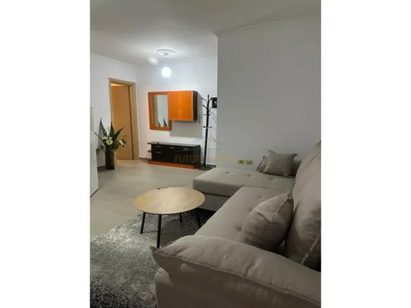 Qera, Apartament 2+1, Komuna e Parisit, Tirane