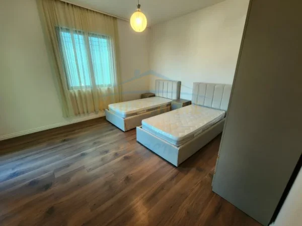 Tirane, jepet me qera apartament 2+1 Kati 1, 239 m² 600 € (Misto Mame)