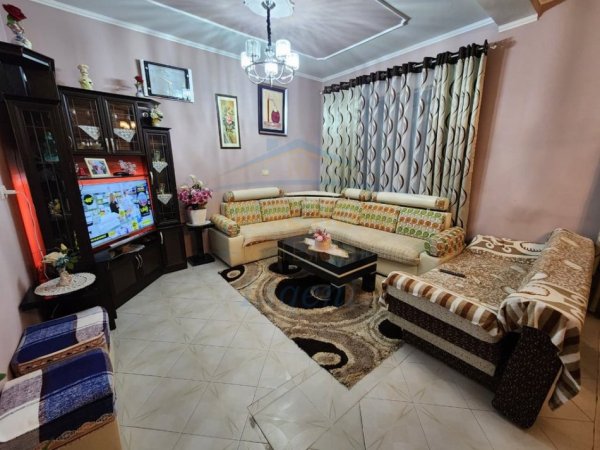 Tirane, jepet me qera apartament 2+1 Kati 2, 110 m² 500 € (Siri kodra)