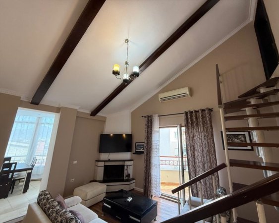 Tirane, jepet me qera apartament 1+1+Aneks+Ballkon Kati 6, 100 m² 550 € (kodra e diellit)
