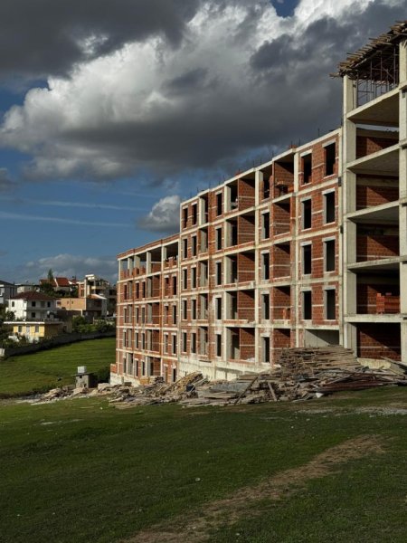 APARTAMENT NE SHITJE 1+1 NE PASKUQAN NE FAZE NDERTIMI,   70.851 €uro