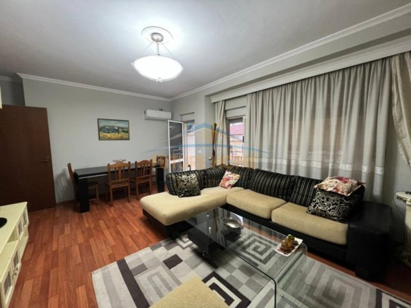Tirane, jepet me qera apartament 1+1 Kati 3, 84 m² 550 € 