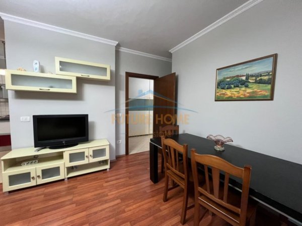 Tirane, jepet me qera apartament 1+1 Kati 3, 84 m² 550 € 