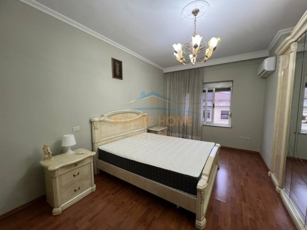 Tirane, jepet me qera apartament 1+1 Kati 3, 84 m² 550 € 