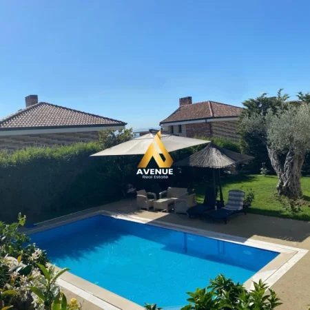 Tirane, Shitet Vilë Luksoze me Pishinë në Prezë – Në Kompleks Vilash Ekskluziv 487.500 EURO