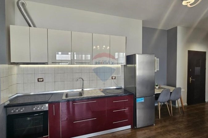 Tirane, jepet me qera apartament 1+1 Kati 8, 70 m² 700 € (pazari i ri)