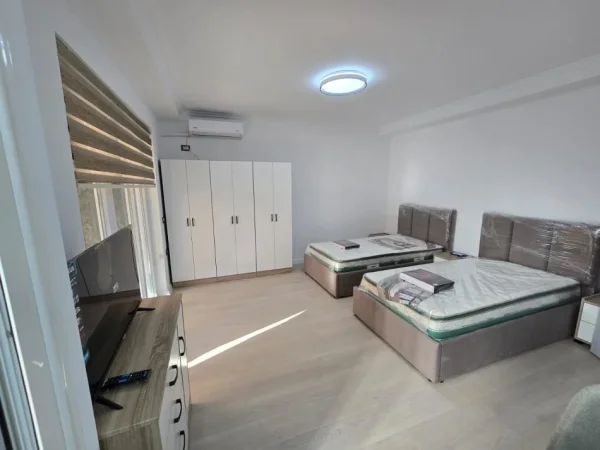 Tirane, jepet me qera apartament 1+1 Kati 2, 35 m² 550 € (qender)