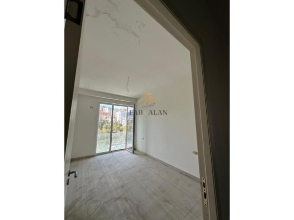Tirane, shitet apartament 2+1 Kati 3, 93 m² 238.000 € (Liqeni i Thate)