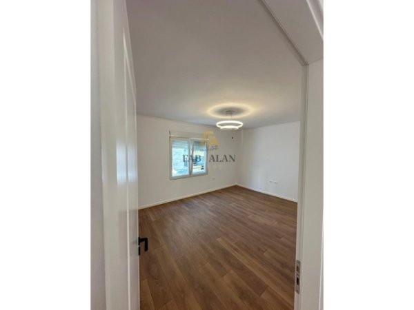 Tirane, shitet apartament 2+1 Kati 4, 65 m² 118.000 € (Kongresi i Manastirit)