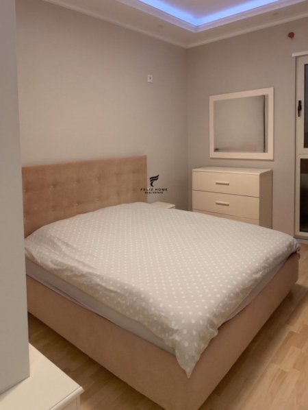 Tirane, jepet me qera apartament 1+1 Kati 2, 67 m² 450 € (ALI DEMI)