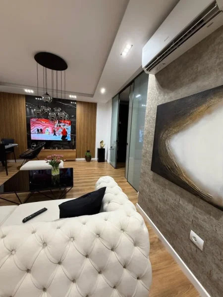 Tirane, jepet me qera apartament 2+1 Kati 3, 100 m² 2.000 € (BLLOKU)