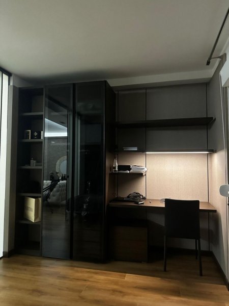 Tirane, jepet me qera apartament 2+1 Kati 3, 100 m² 2.000 € (BLLOKU)