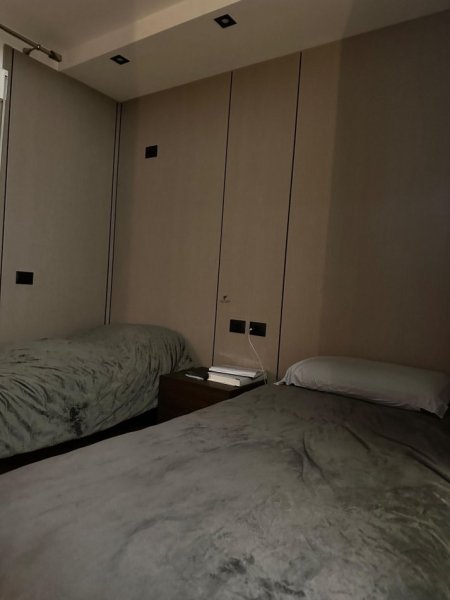 Tirane, jepet me qera apartament 2+1 Kati 3, 100 m² 2.000 € (BLLOKU)