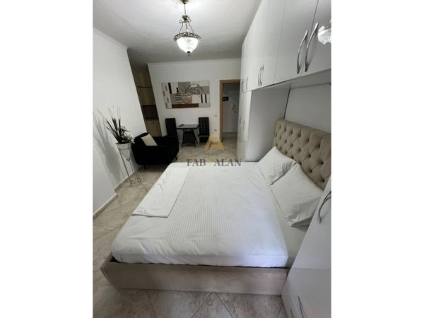 Tirane, jepet me qera garsonier Kati 3, 45 m² 500 € (Qender)