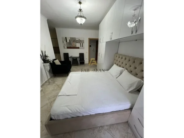 Tirane, jepet me qera garsonier Kati 3, 45 m² 500 € (Qender)